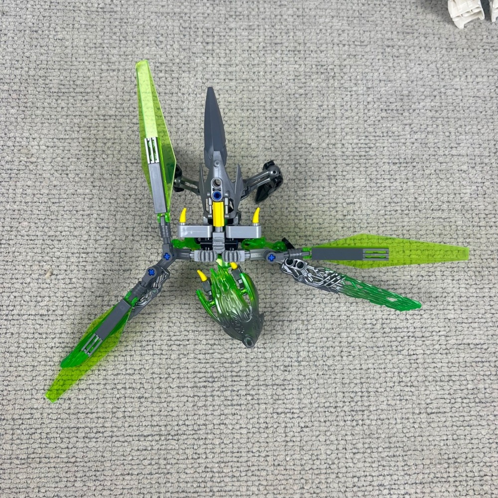 LEGO Bionicle Uxar Creature of Jungle 71300 Green Action Figure NOT COMPLETE
